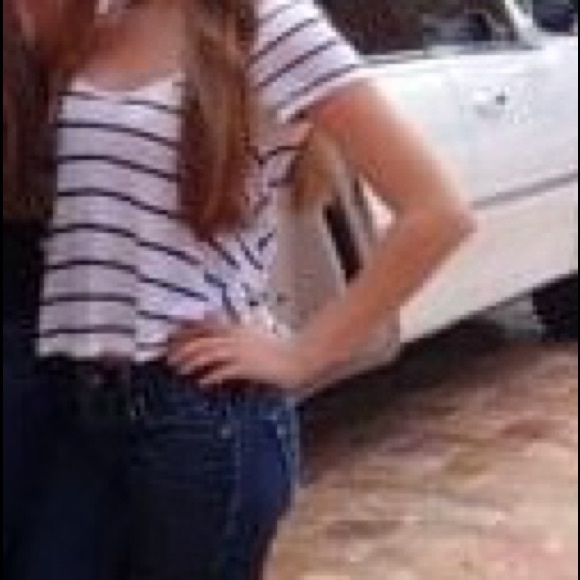 Guess navy & white striped crop top - Picture 5 of 5